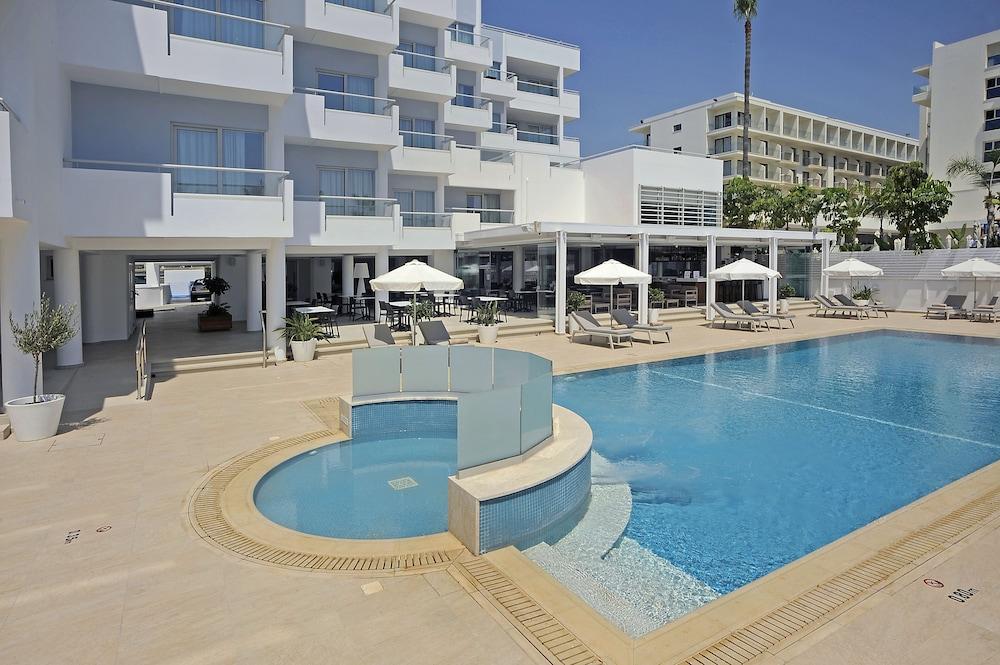 Okeanos Beach Boutique Hotel أيا نابا المظهر الخارجي الصورة